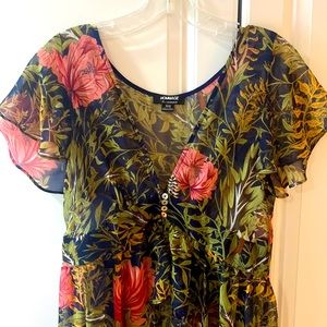 So cute and elegant half dress/ wrap.